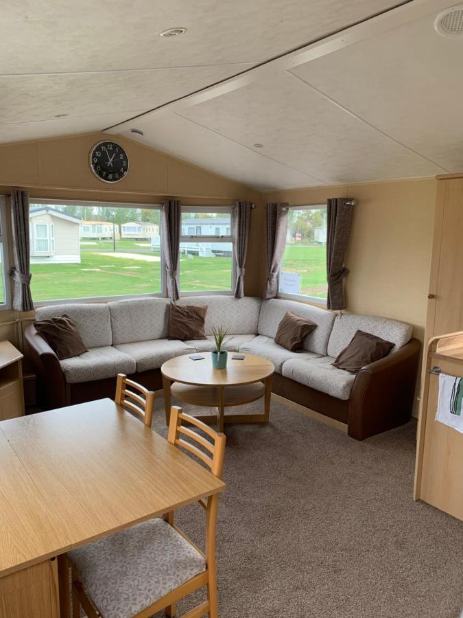 1 Martello Beach 8 Berth Holiday Home With Pools Clacton-on-Sea Exterior photo